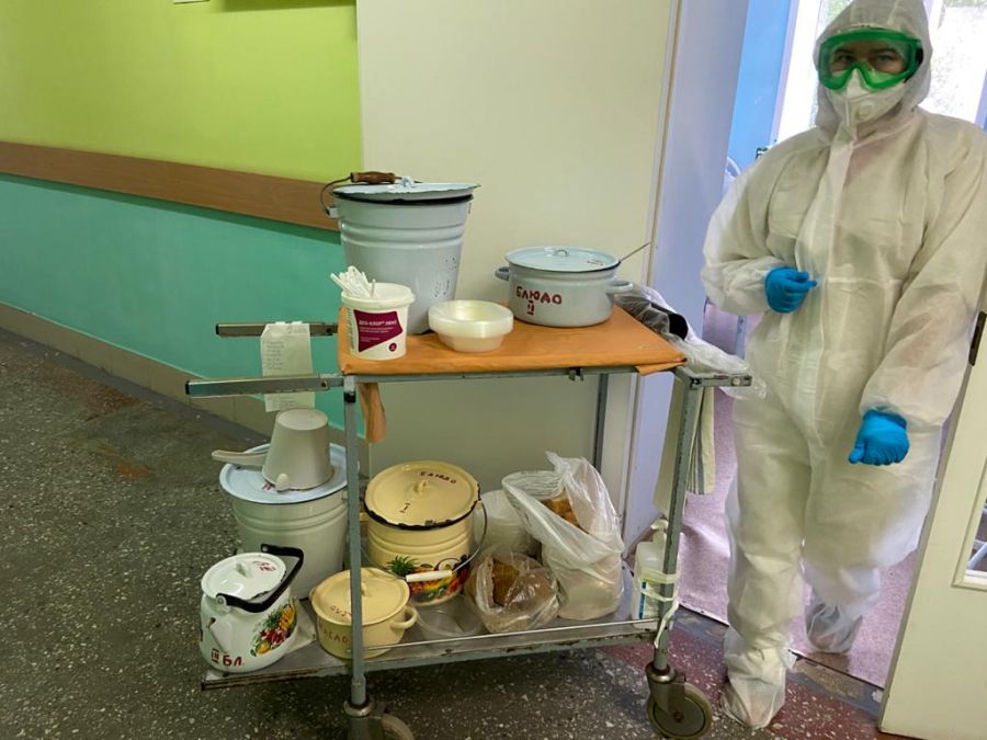 Министр здравоохранения Дмитрий Попов посетил "красную зону" в госпитале Бийска