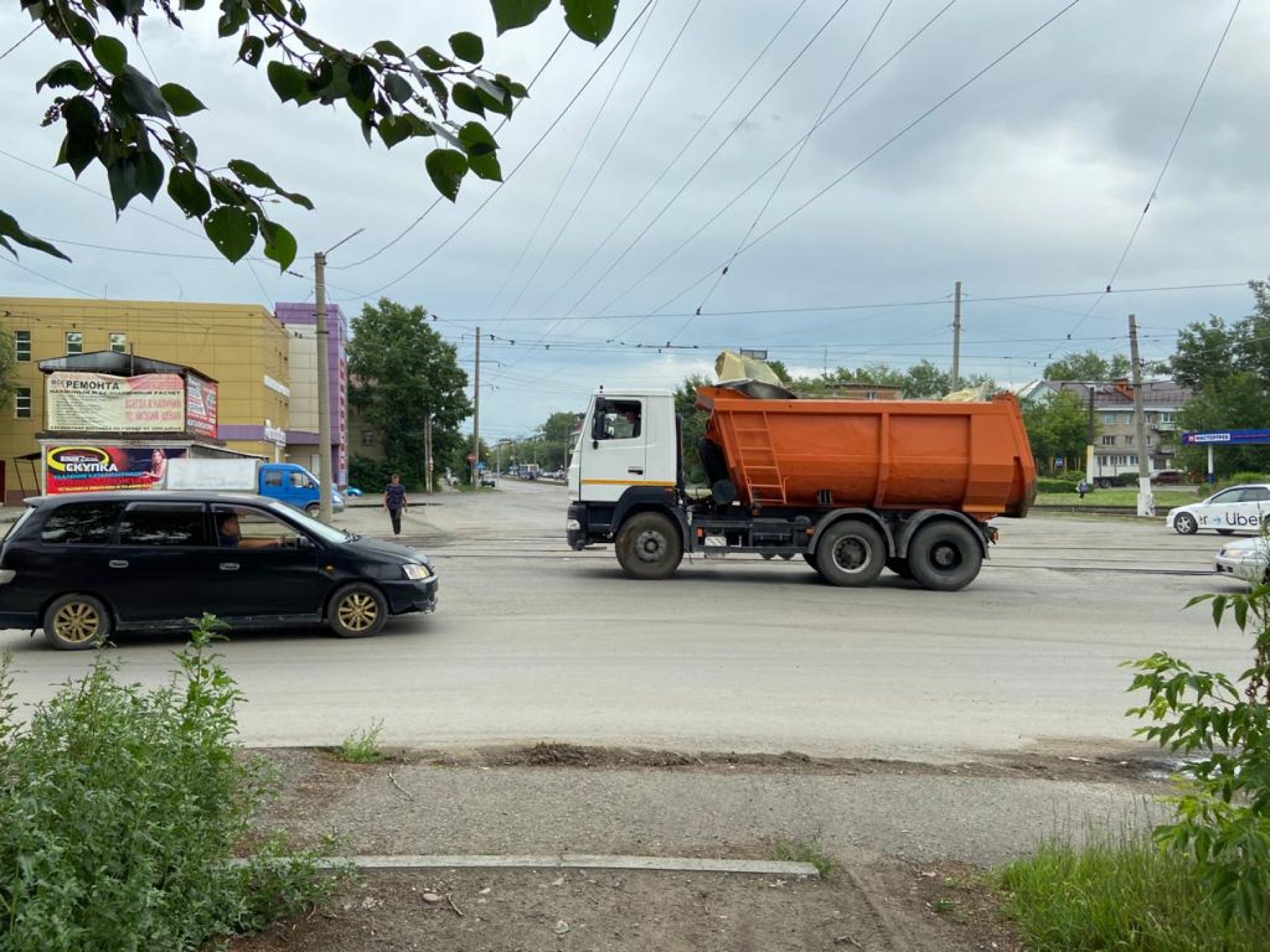 Камазы курятины: вывоз тухлого мяса в Бийске могут завершить на этой неделе