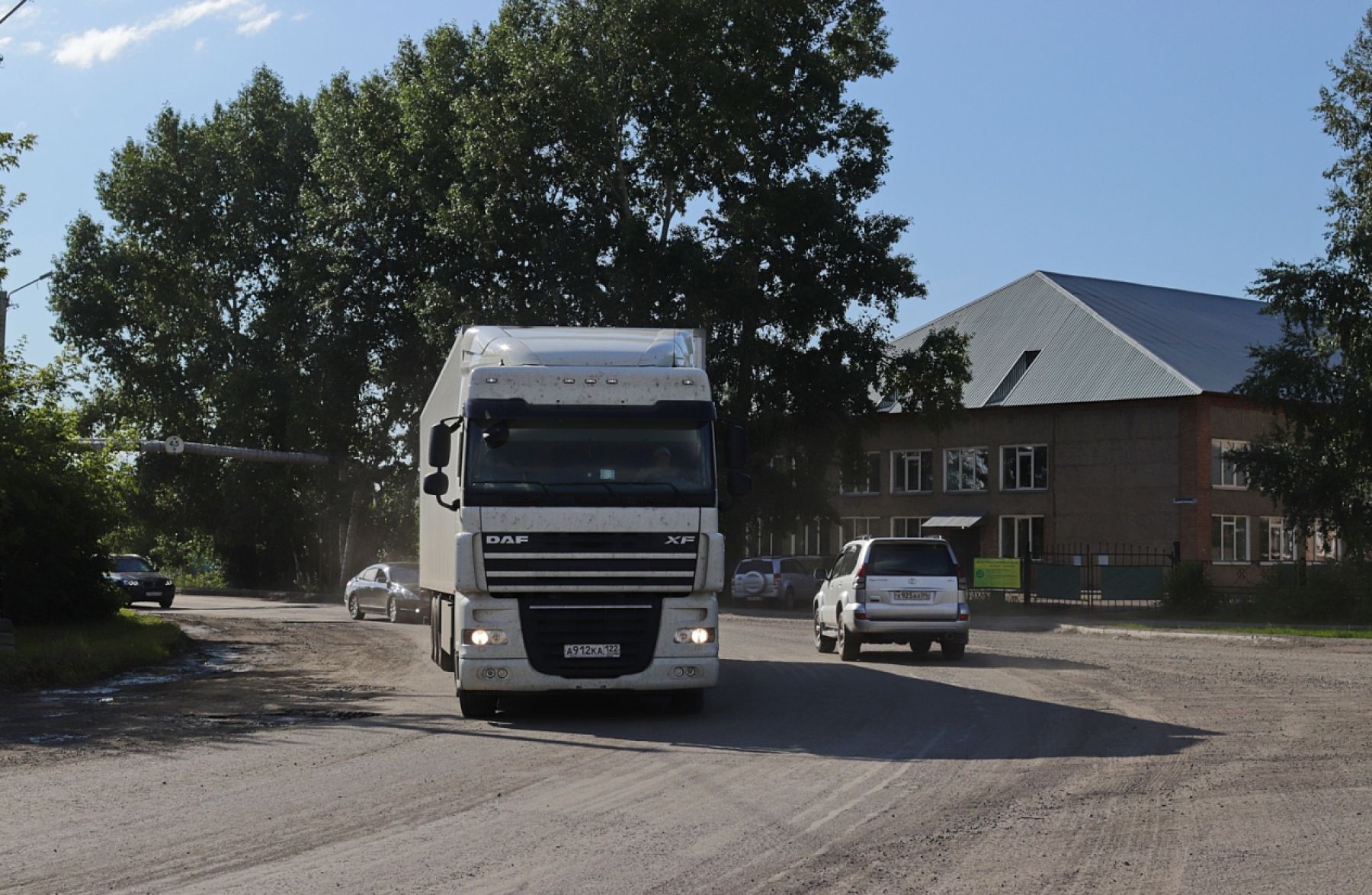 Стало известно, кто отремонтирует «брошенную» улицу Социалистическую в Бийске