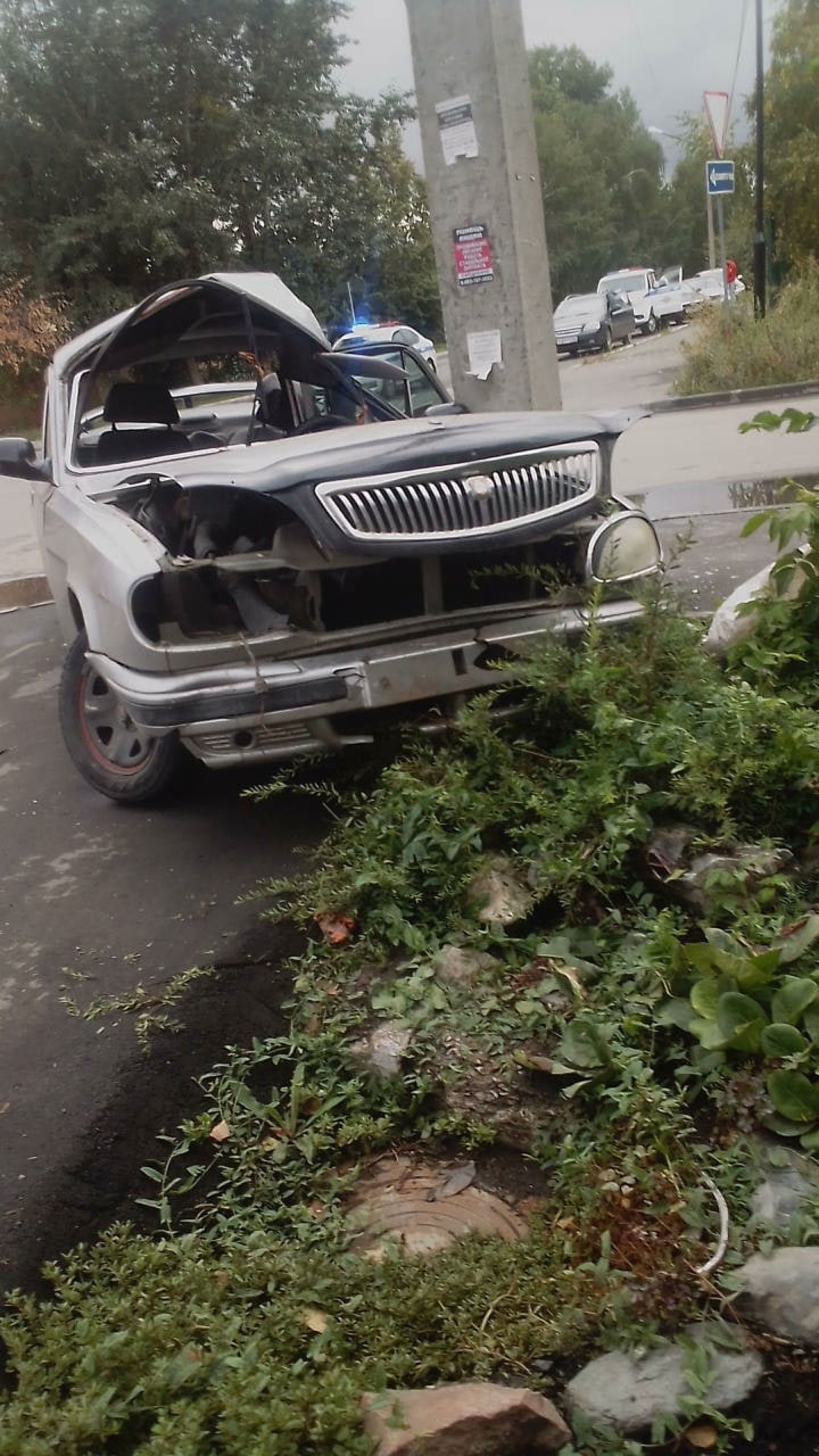 Опубликованы шокирующие фото ДТП в старом центре 