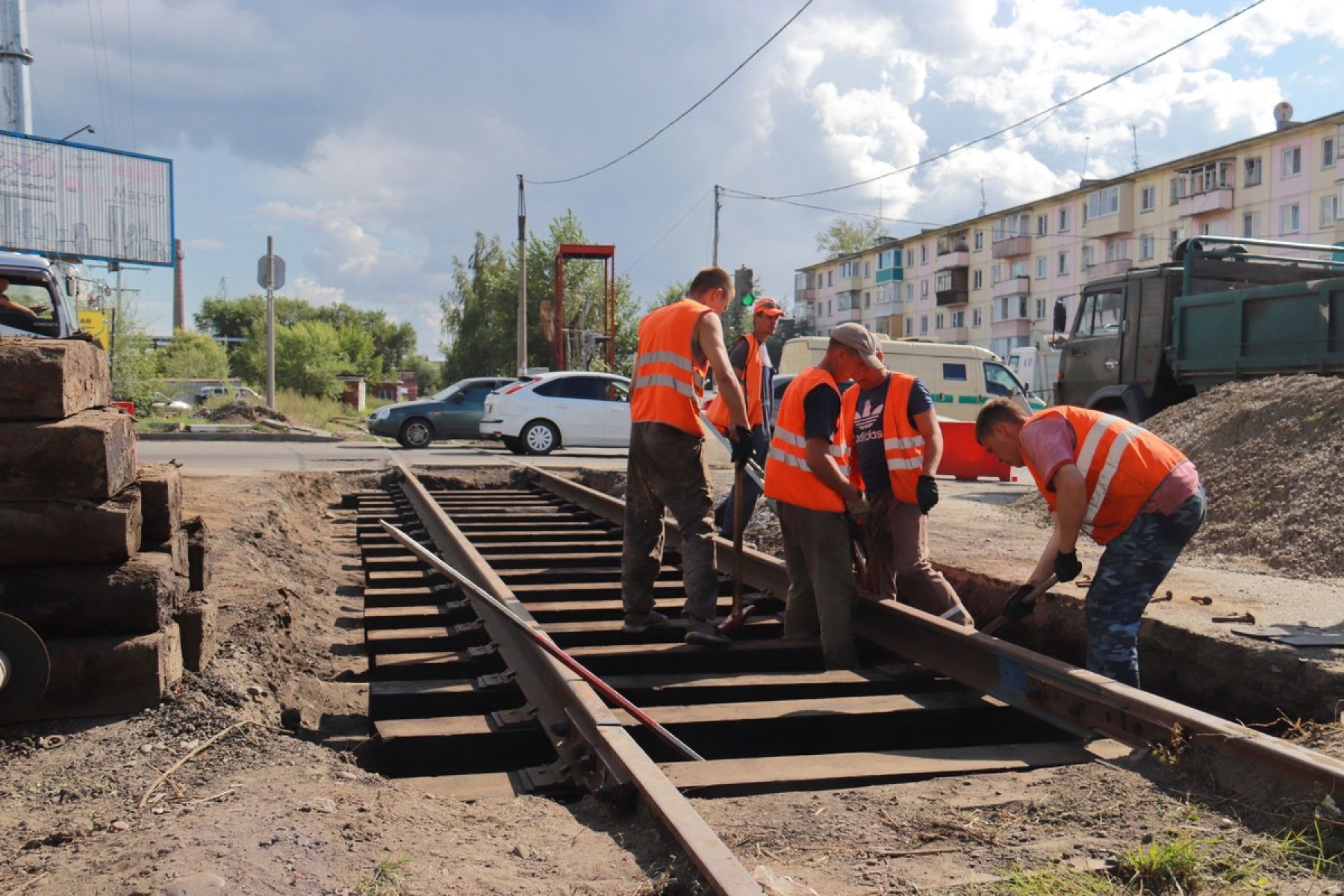 К работам на переезде приступили в минувшую пятницу