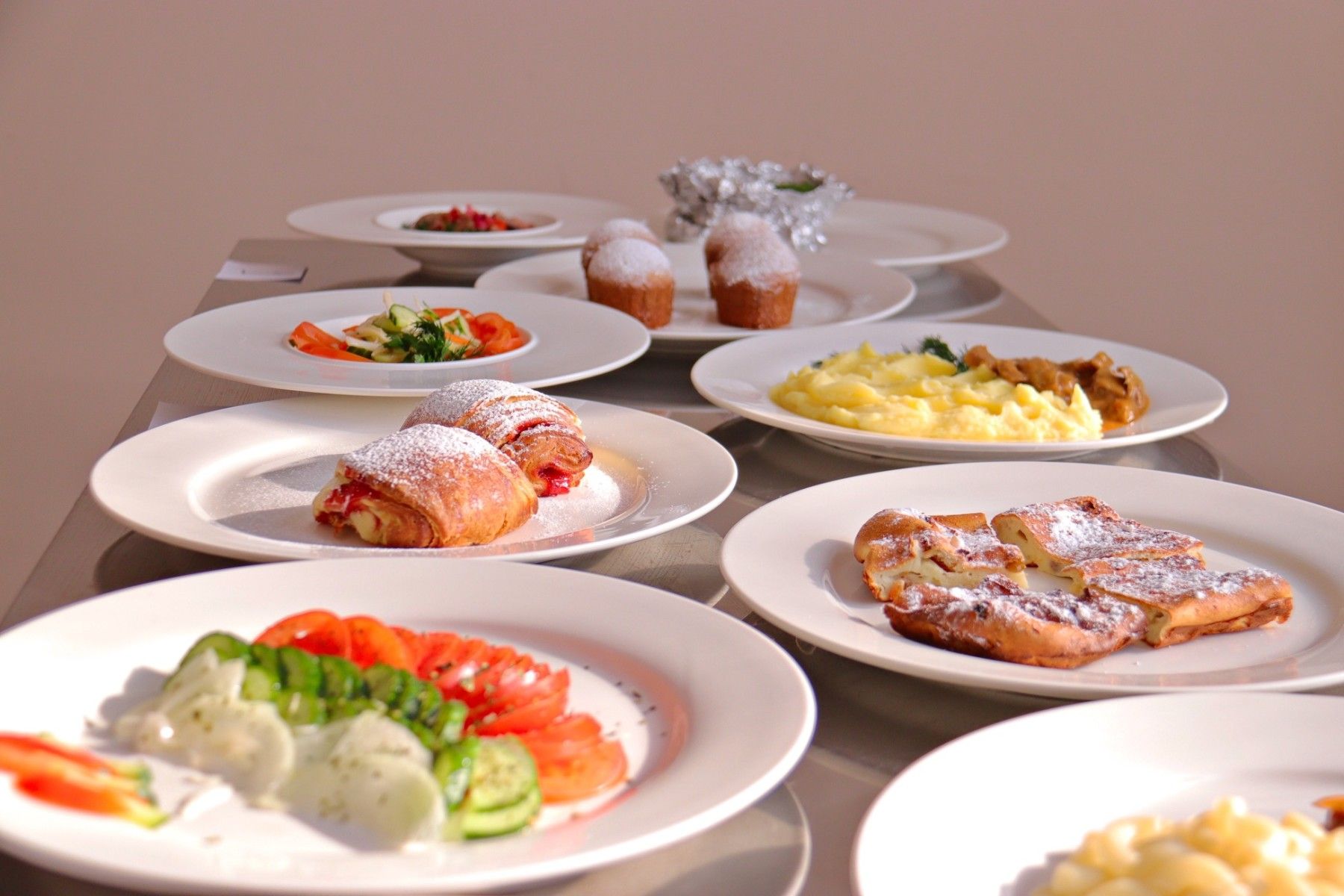 Обед – по расписанию: как накормить школьника полезно и вкусно