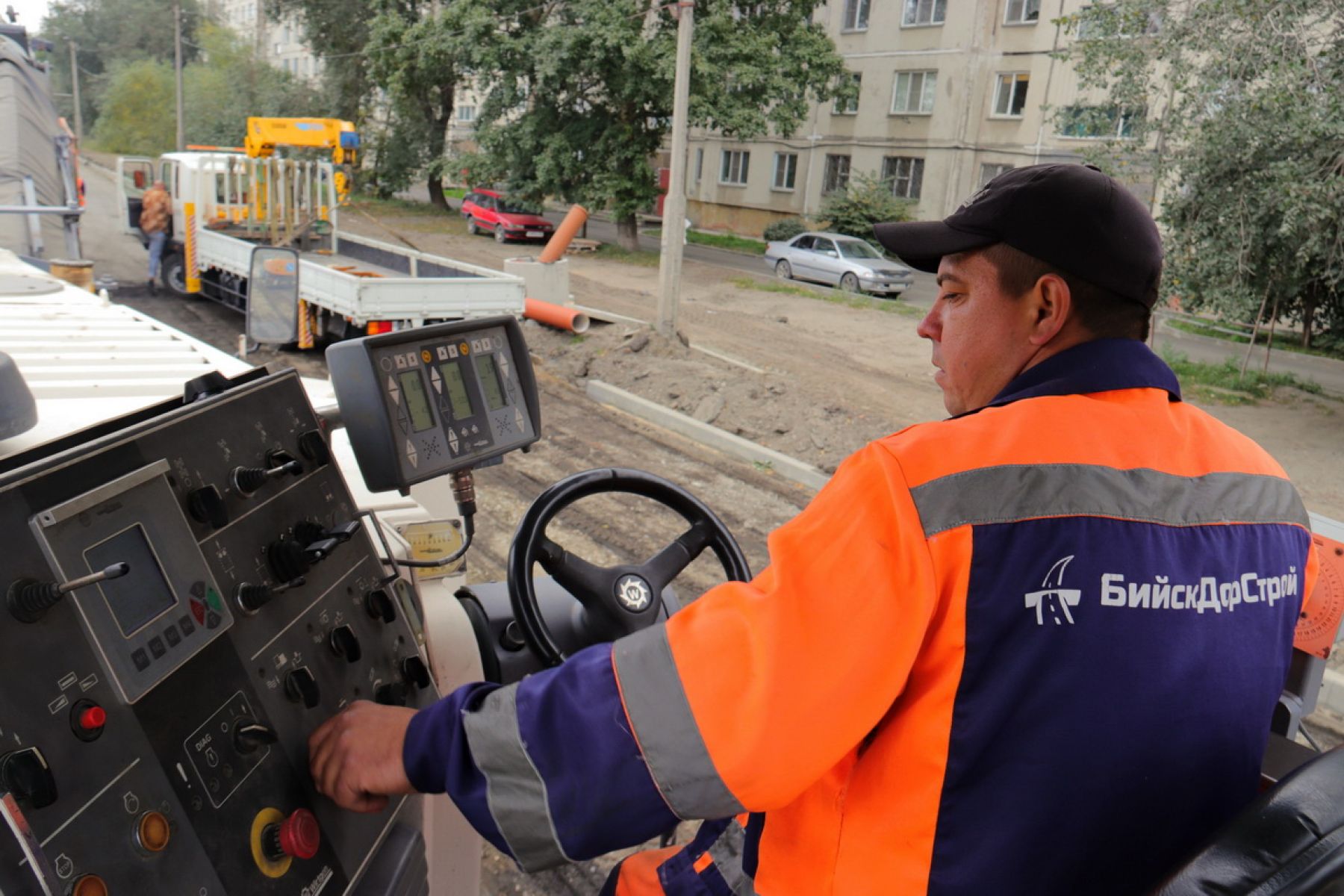 Улицу Короленко в Бийске перекроют еще на три дня 