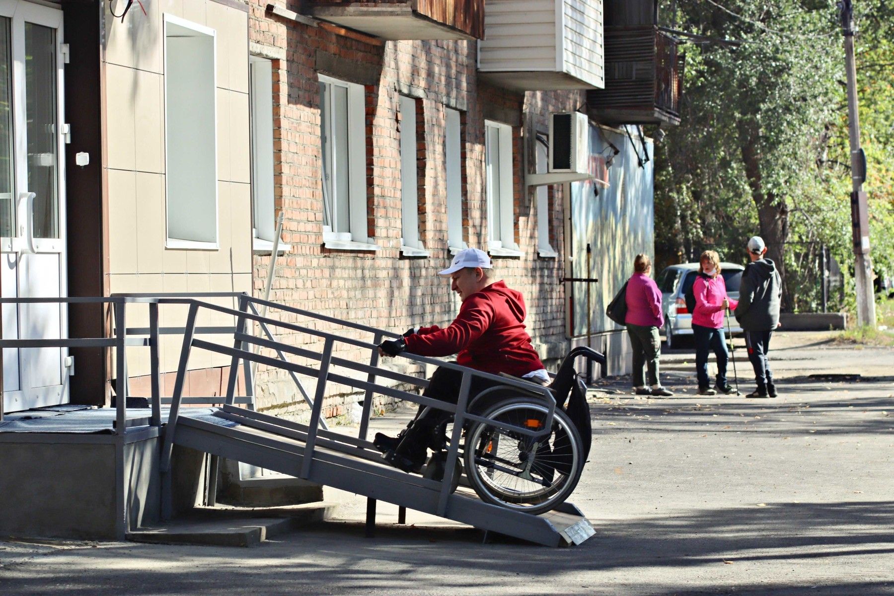 «Пытался проехать-чуть не убился». Инваспортсмены о том, как им живется в Бийске