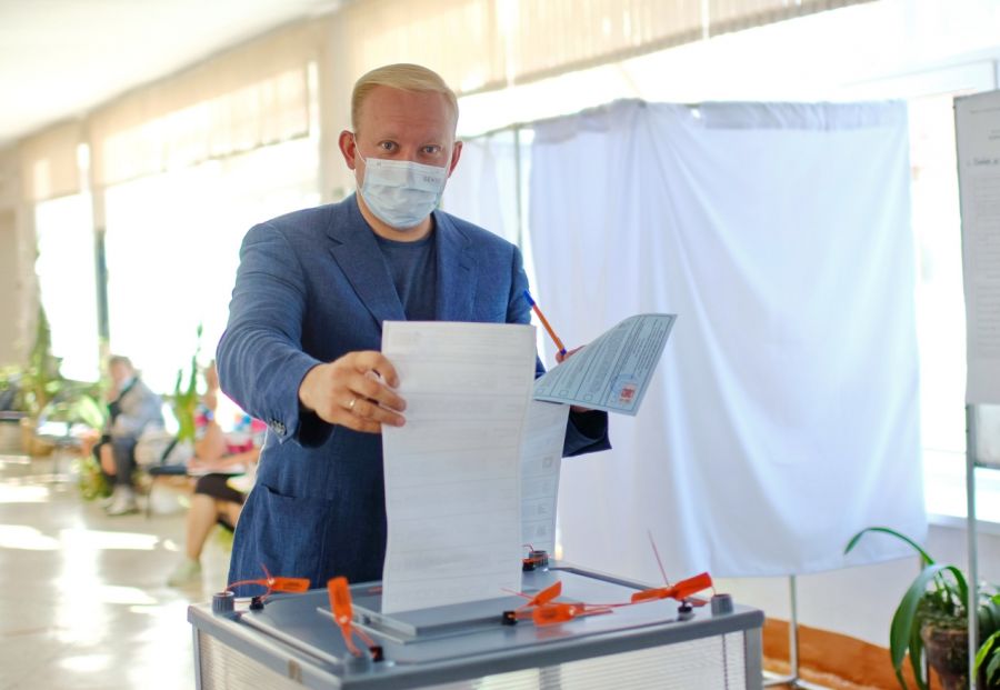 Бийчане идут на участки для голосования за депутатов в Госдуму и АКЗС