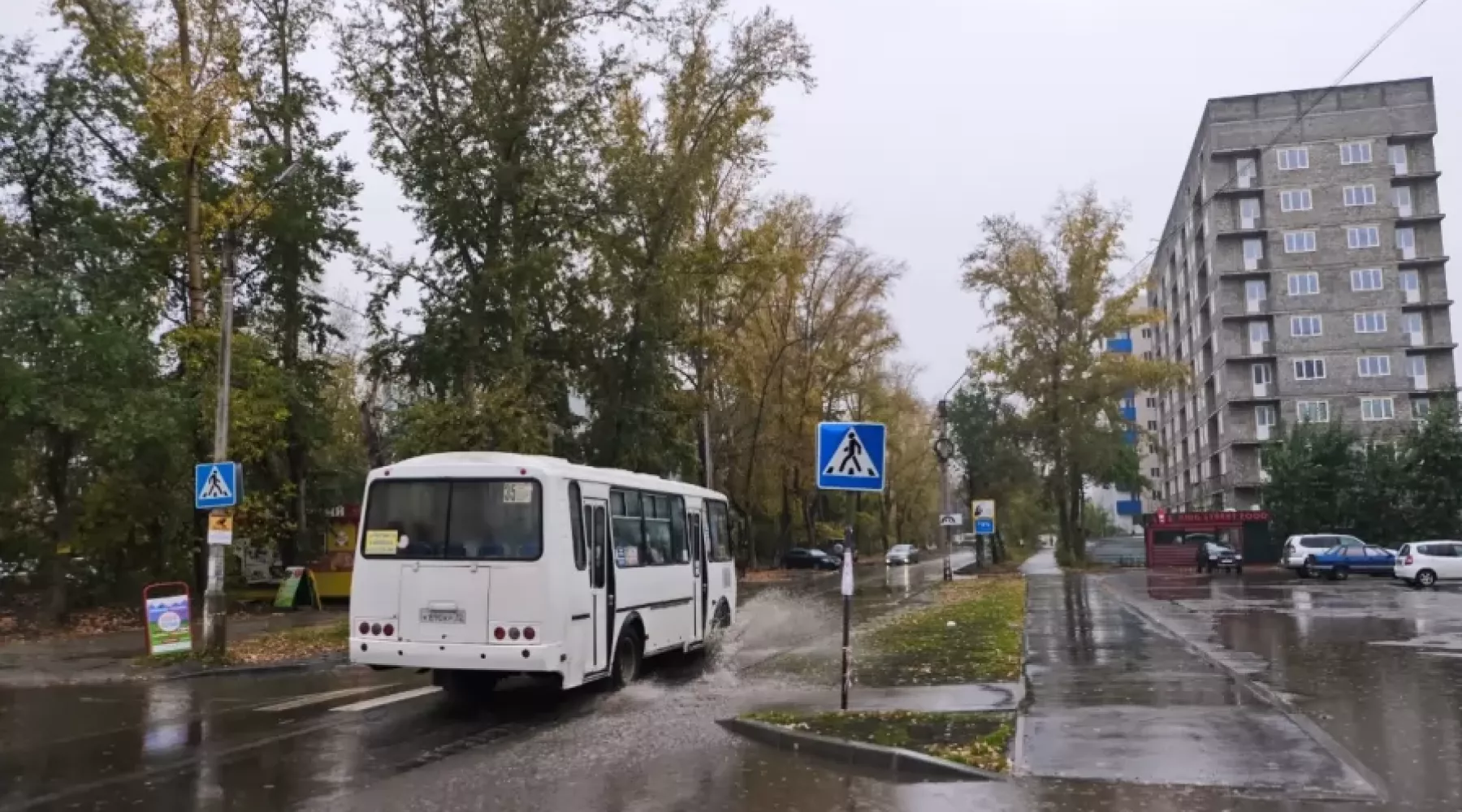 Лужа на ул.Декабристов