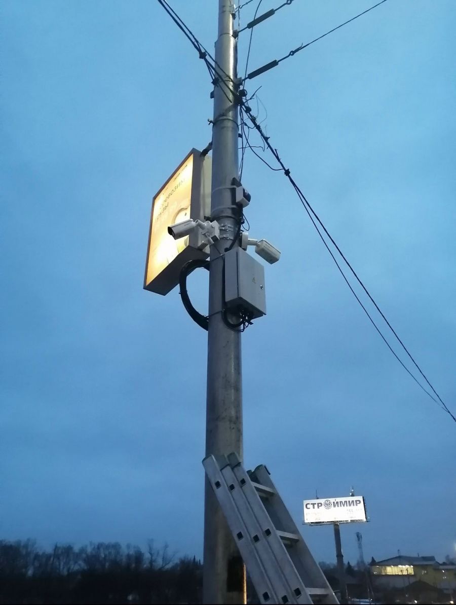 Камеры видеонаблюдения на коммунальном мосту 