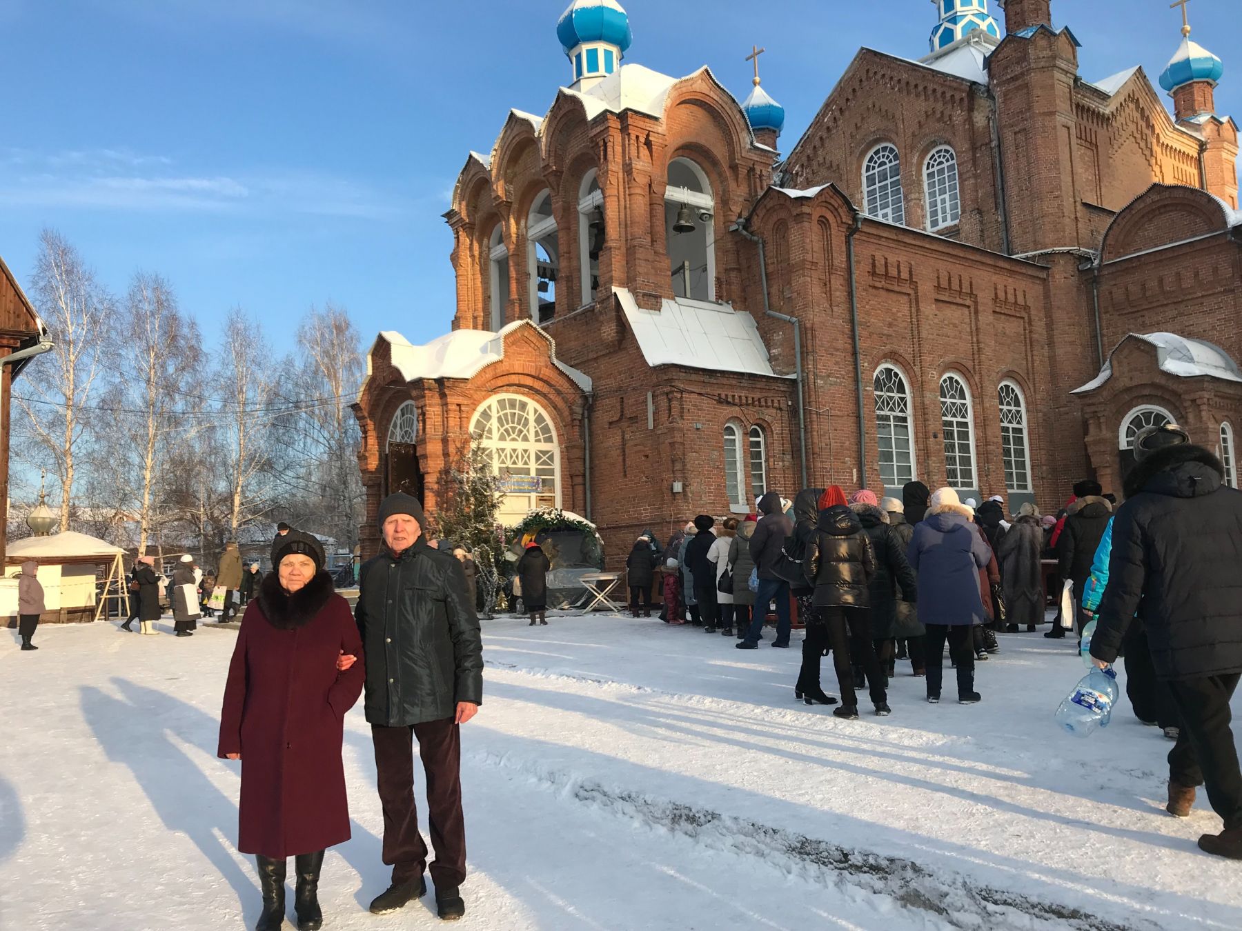 В храмы Бийска в этот день приезжают из близлежащих районов