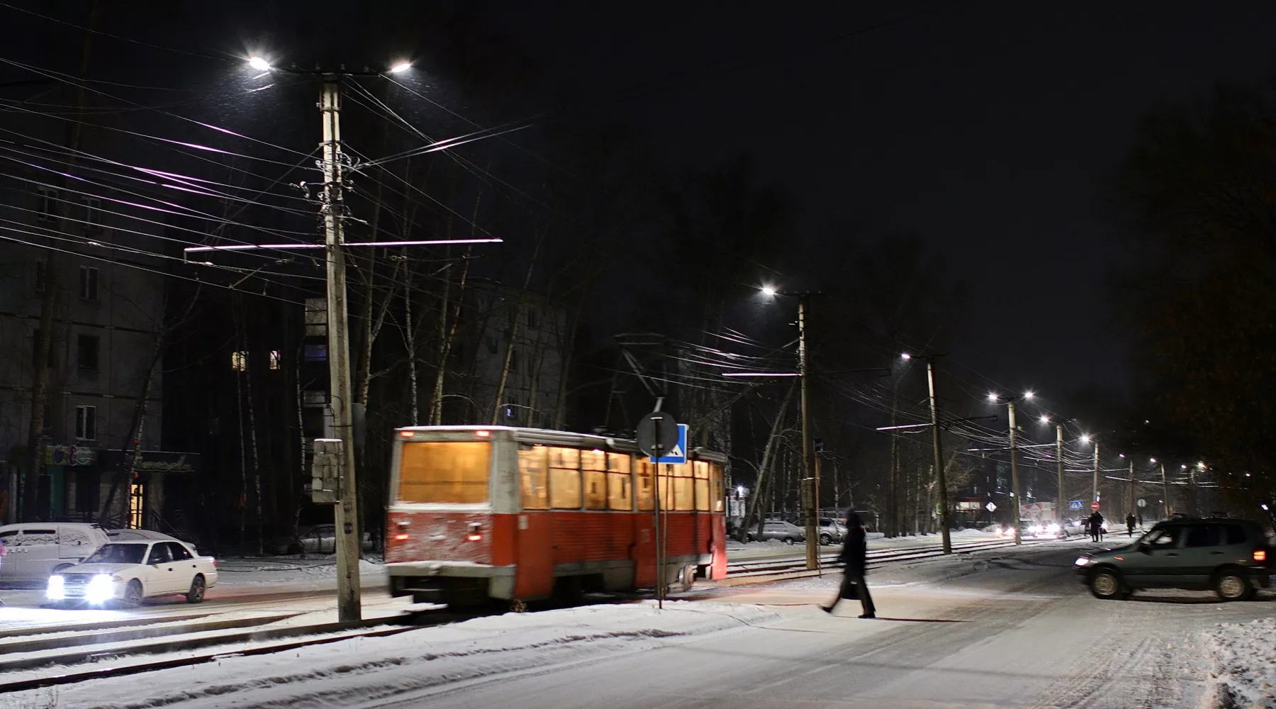 Ночь, трамвай, зима, мороз, фонари