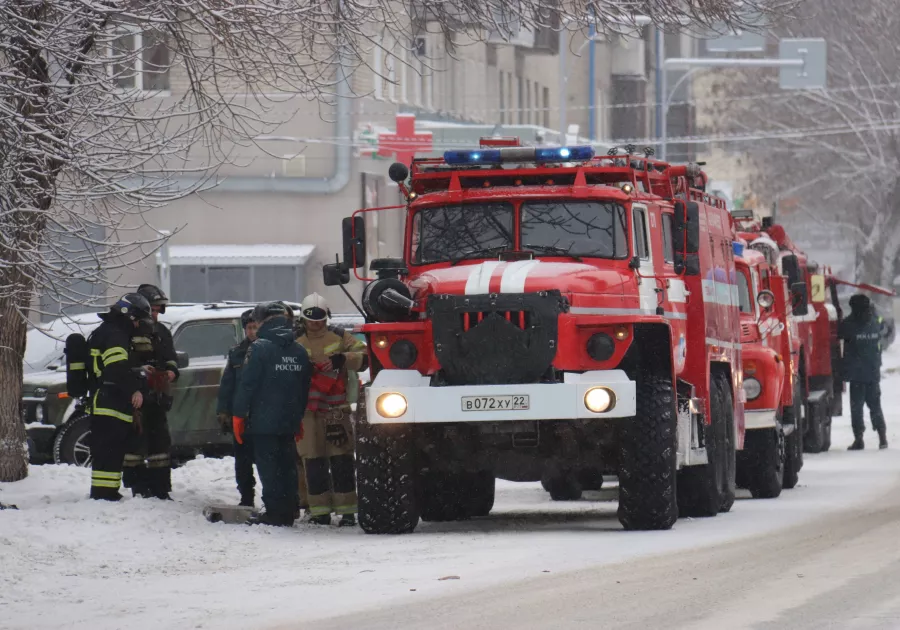 В Бийске прошли пожарные учения в гостинице "Центральная".