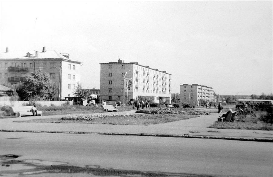 Вид с бульвара Ленина на проспект 50 лет ВЛКСМ, конец 70-х годов