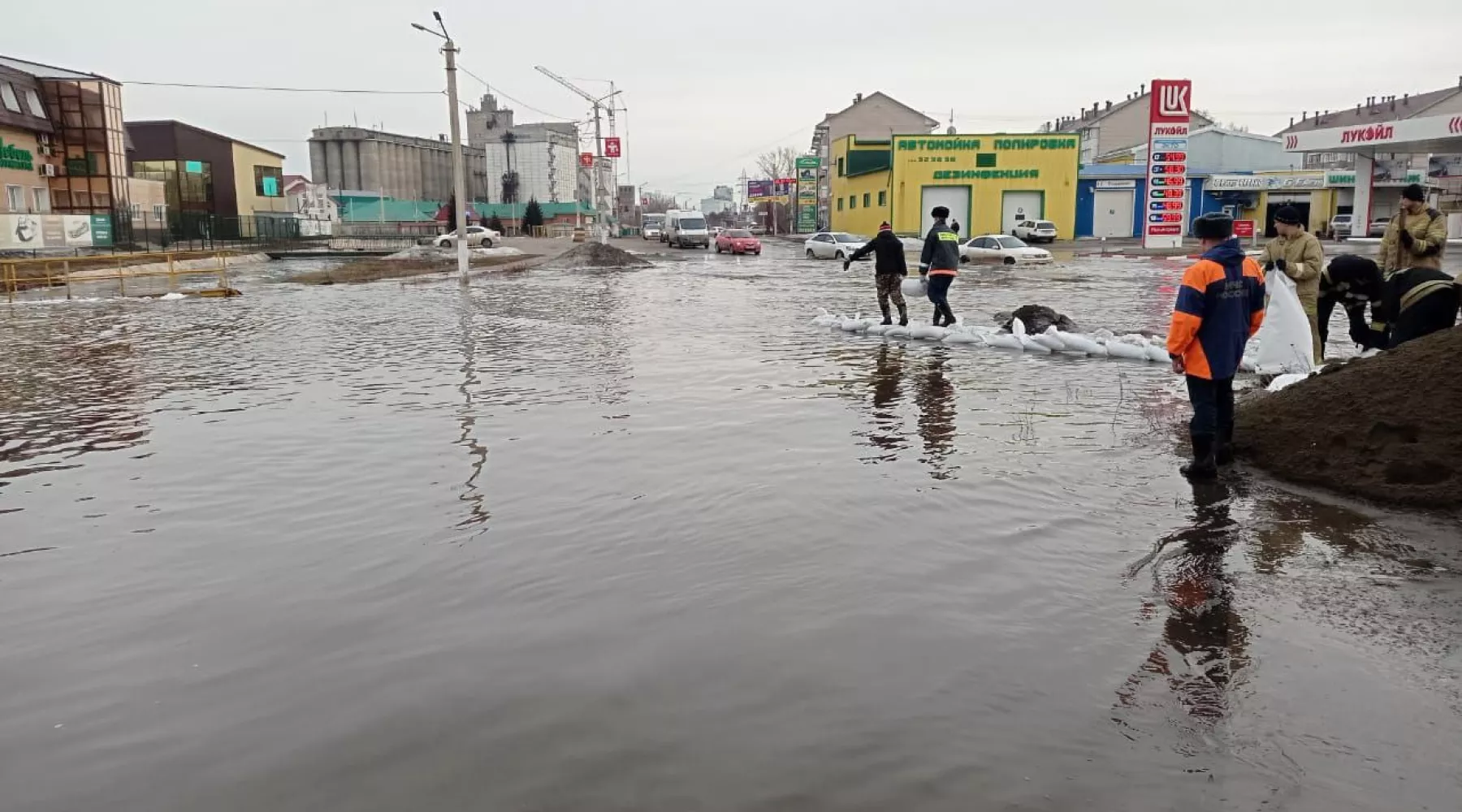 Переполненный &quot;Голубой Дунай&quot;