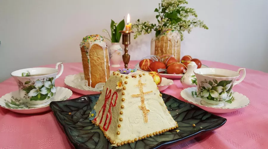 Творожная Пасха - украшение стола на праздник, помимо всего прочего, это еще и очень вкусное блюдо