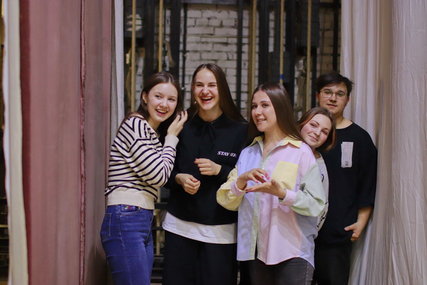 На репетиции ребята спешат с удовольствием, некоторые даже выбирают профессию актера как основную