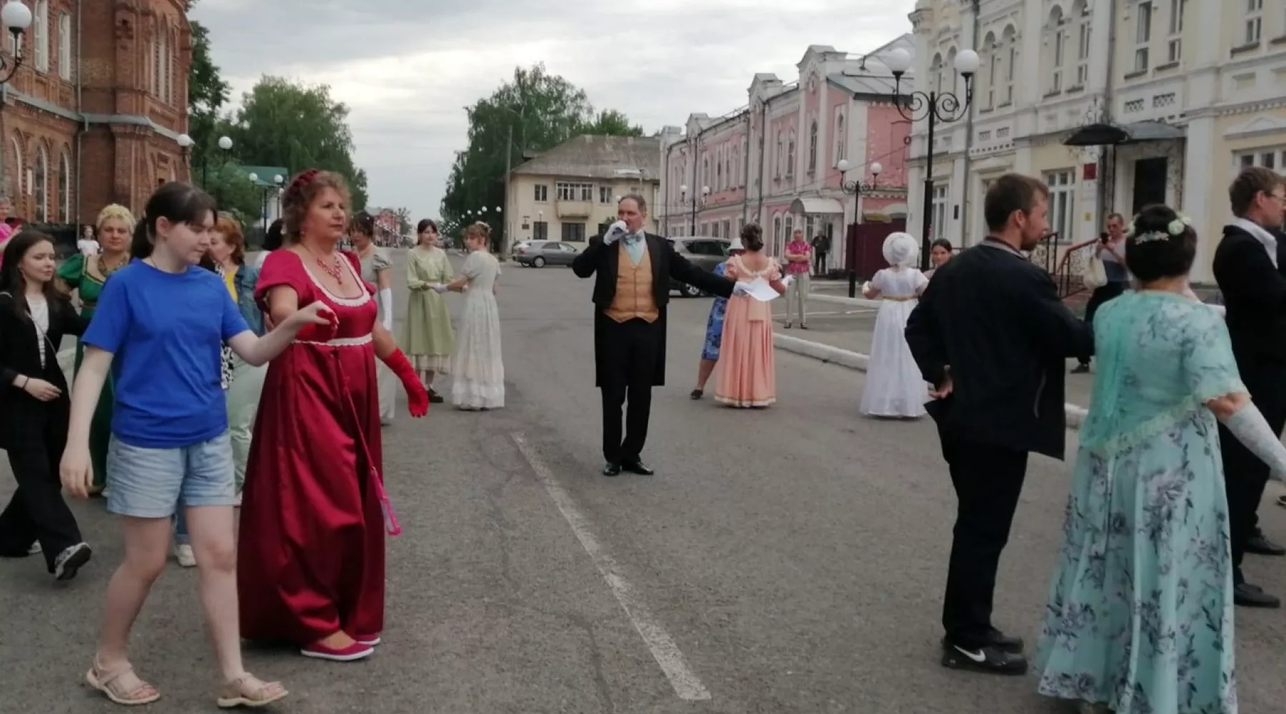 &quot;Прогулки по старому городу&quot;