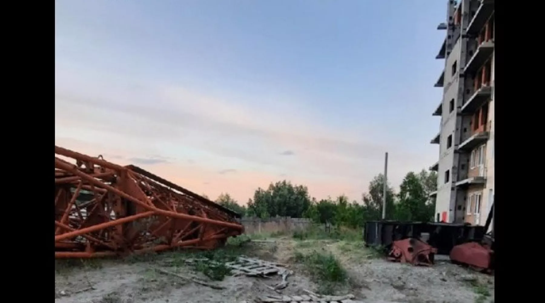 В Бийске дети лазят по стройке