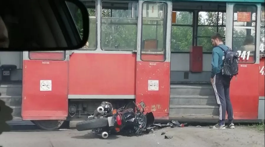 ДТП мотоцикл с трамваем
