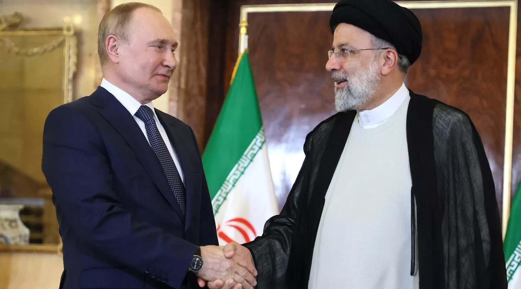 Президент Владимир Путин на встрече в Иране