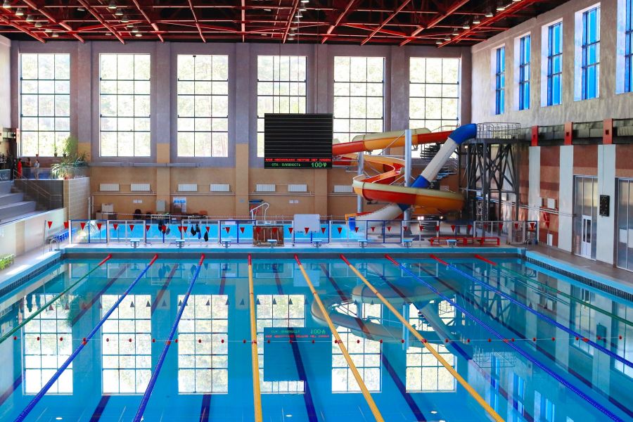 Бассейн СК "Заря" готов к встрече спортсменов и любителей плавания