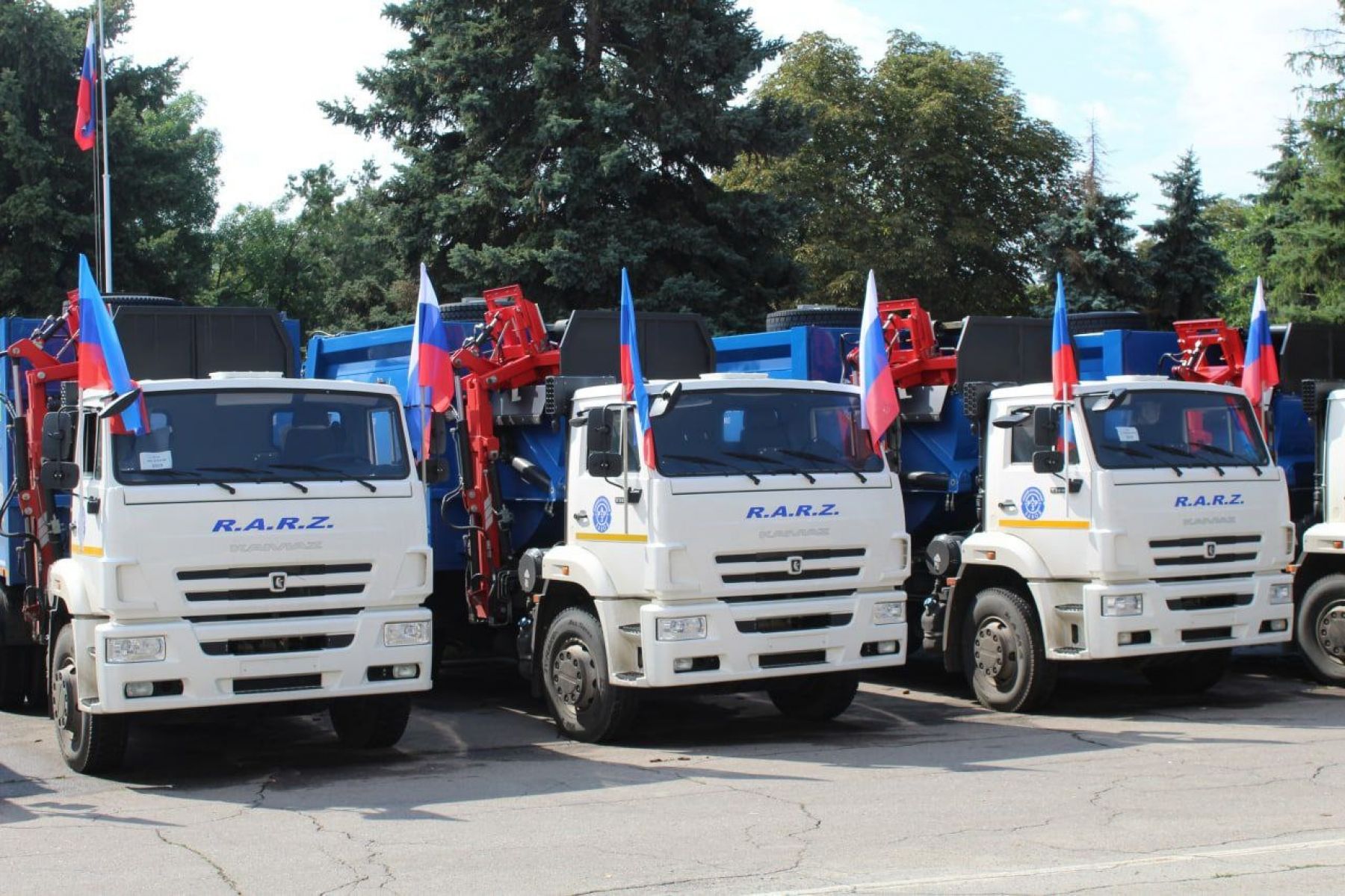 Спецтехника в подарок от Алтайского края для Славяносербского района ЛНР