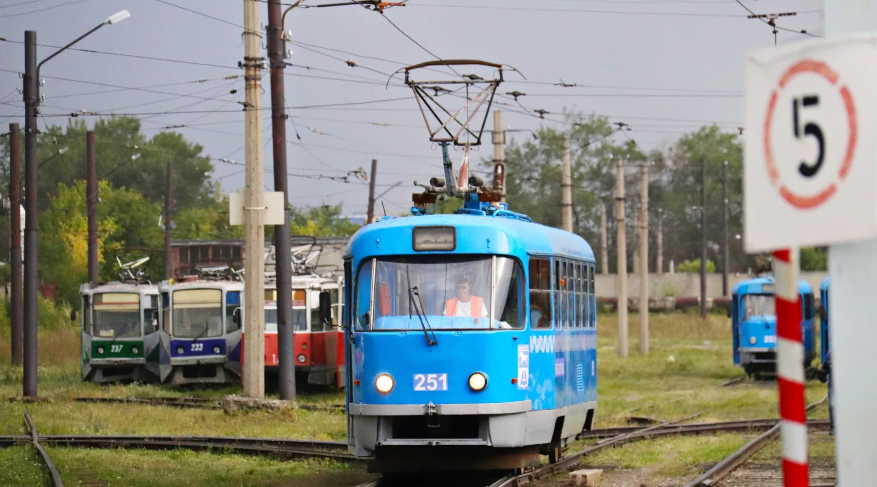 Московские трамваи, прибывшие в Бийск.