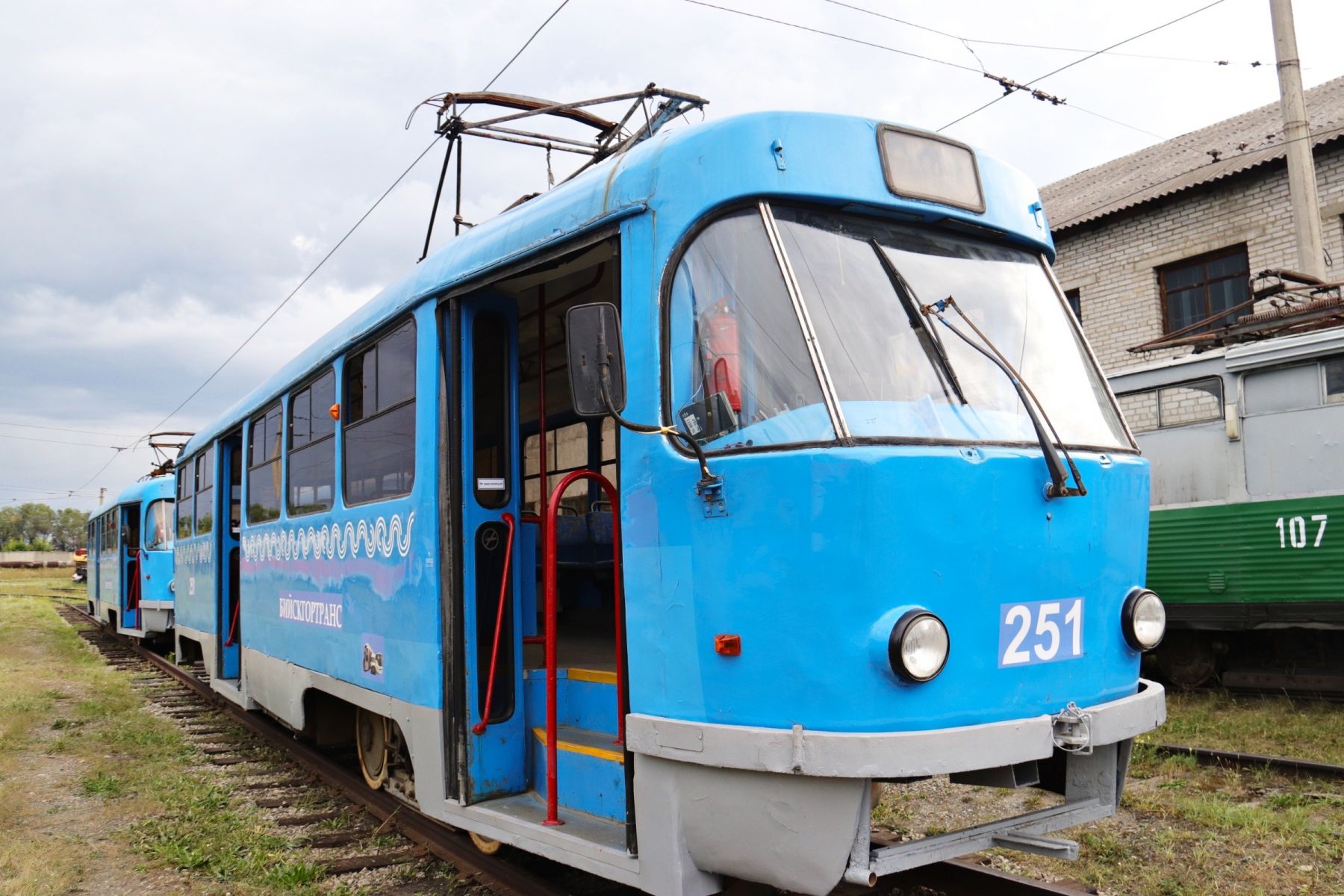 Московские трамваи, прибывшие в Бийск.