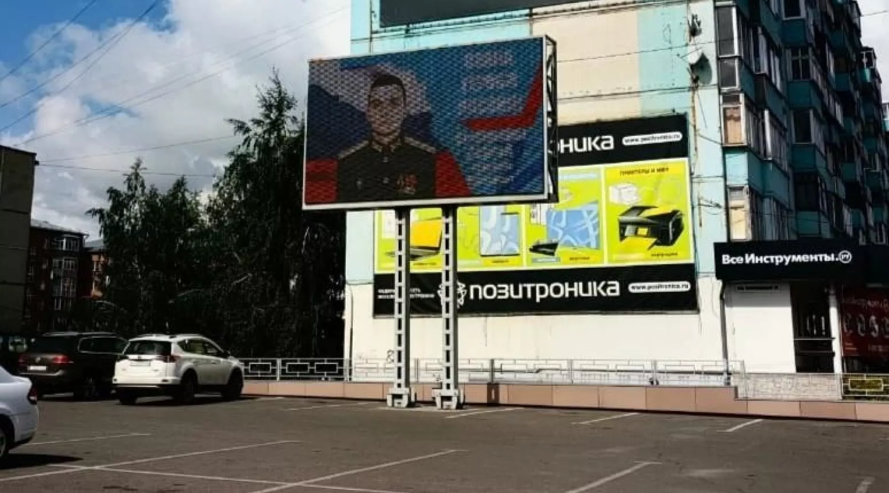 Баннеры с портретами участников СВО в Бийске