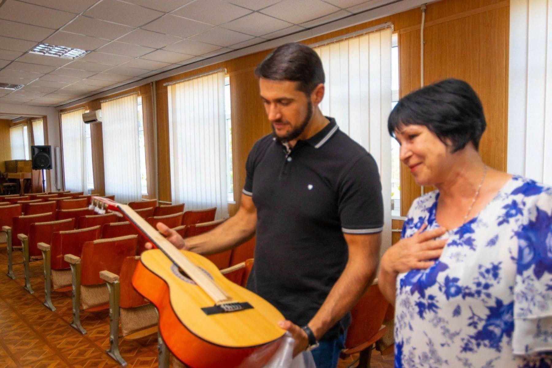 Александр Прокопьев в славяносербской школе искусств.