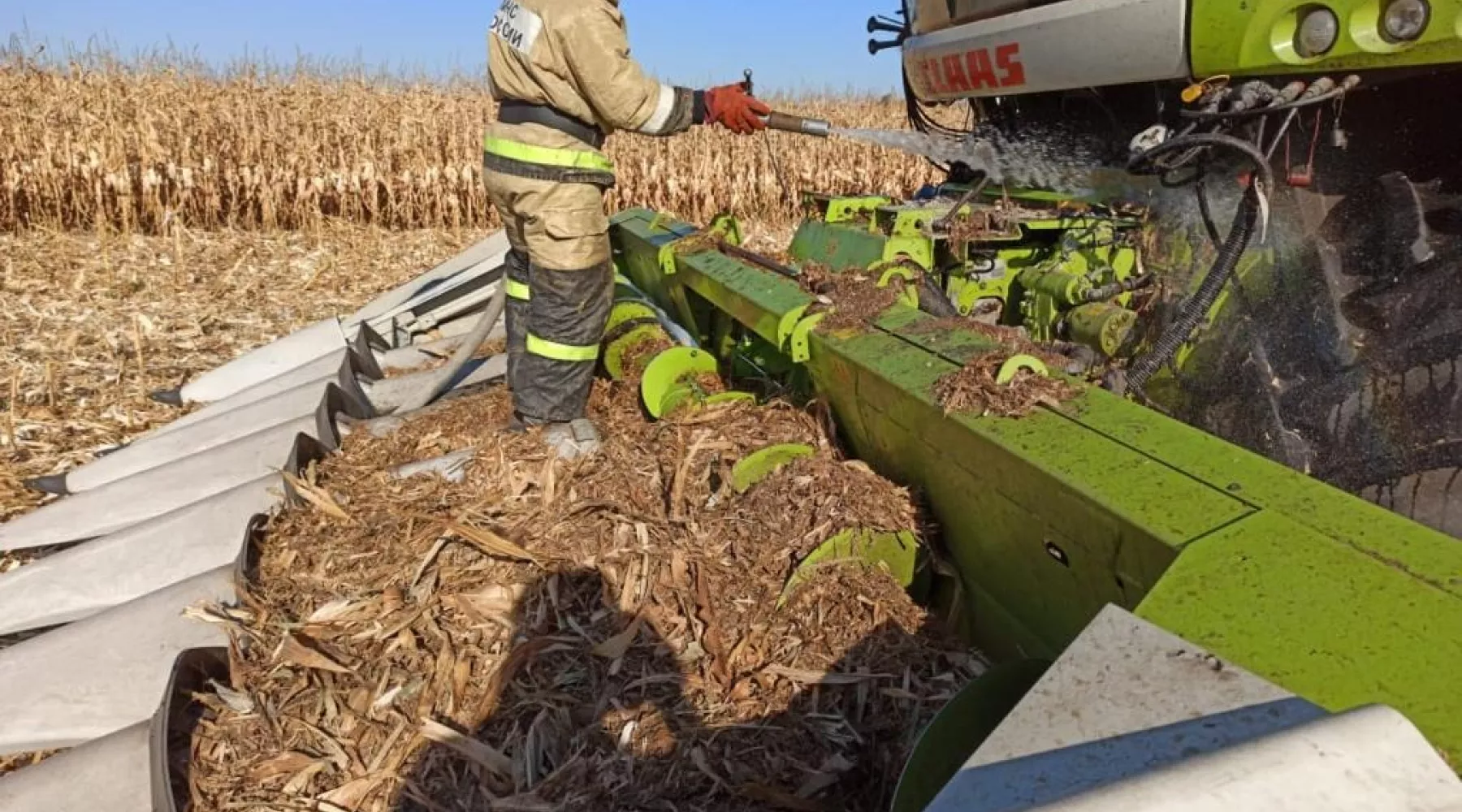 Комбайн, тушение огня