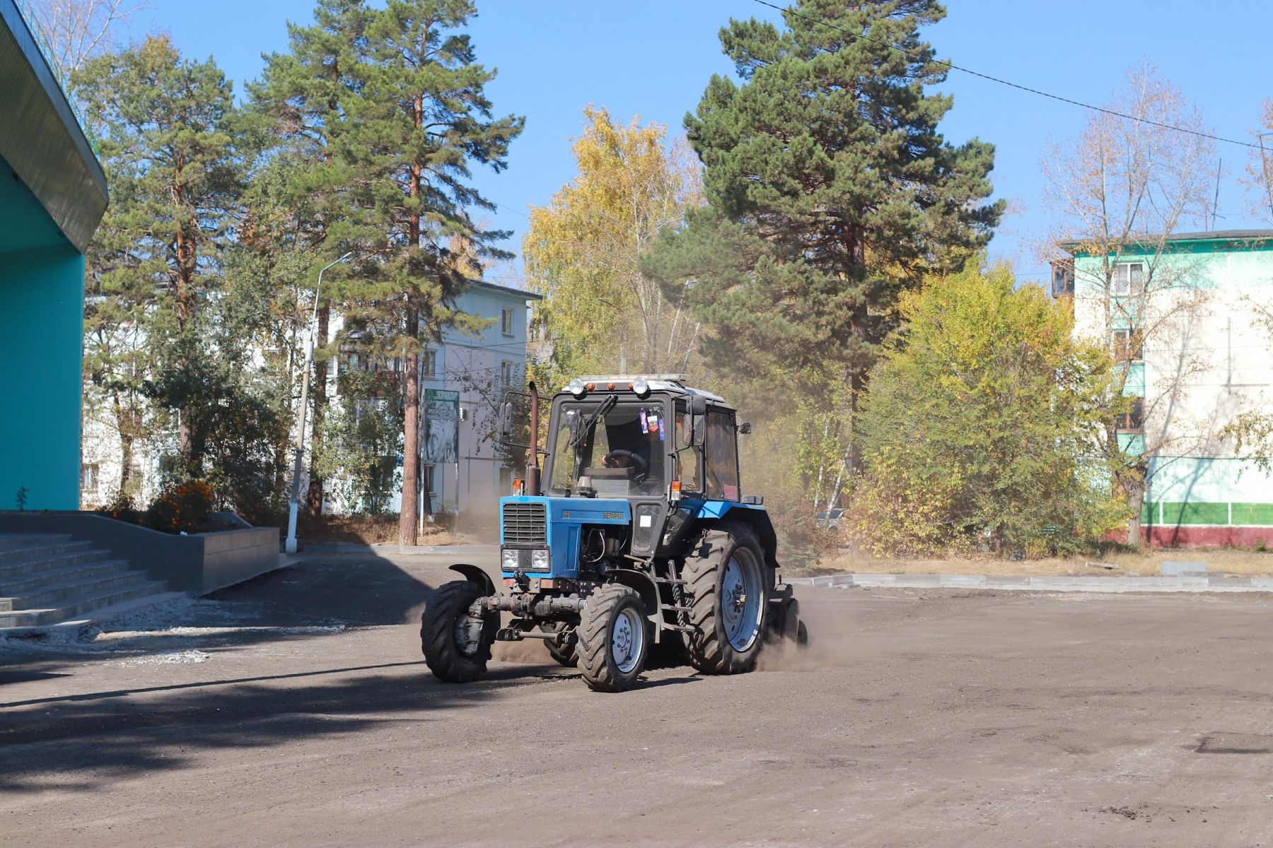 Ремонт площадки у СК Заря