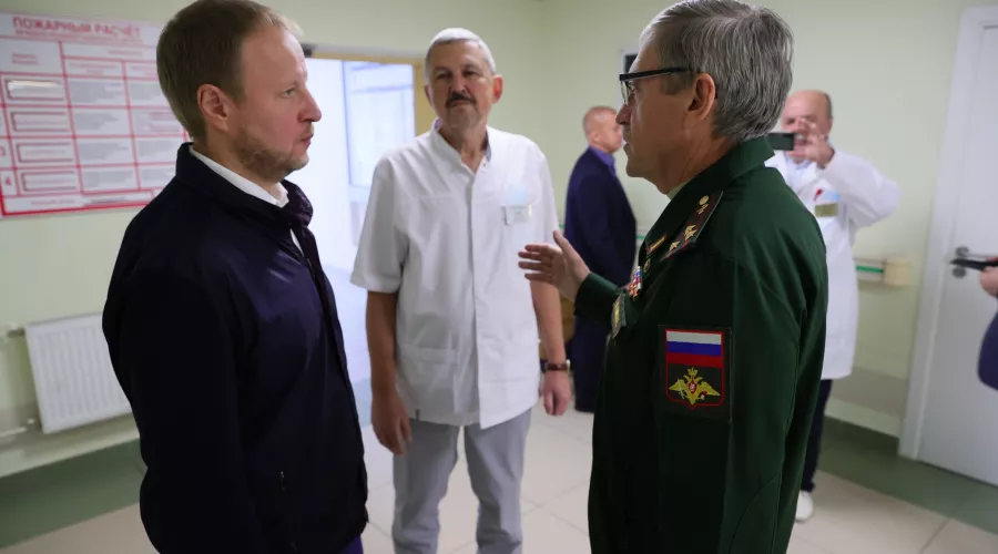 Губернатор в госпитале на встрече с военнослужащими