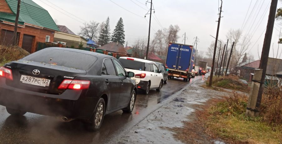 Пробки на коммунальном мосту в бийске фото