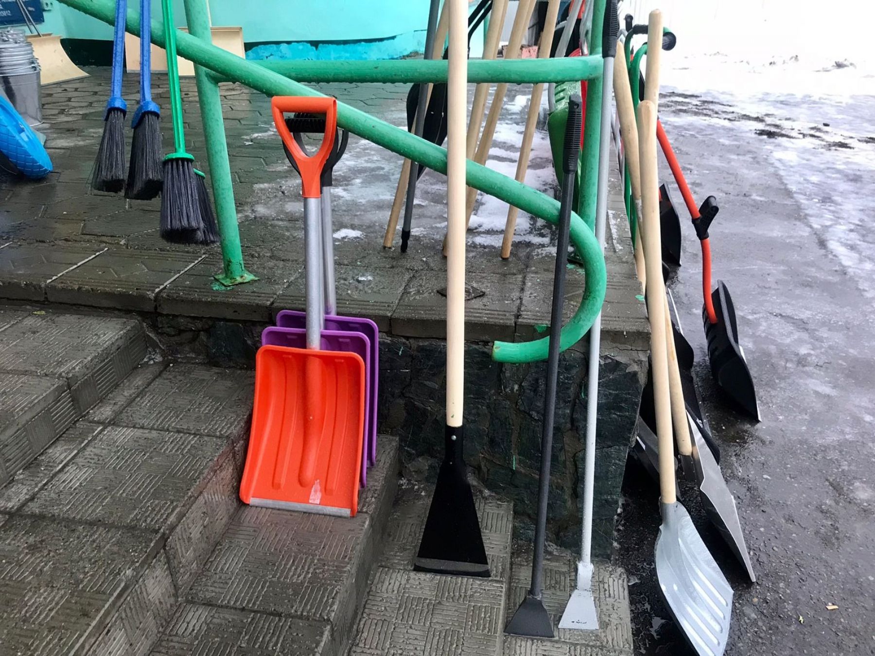 Лопата. Зима. 