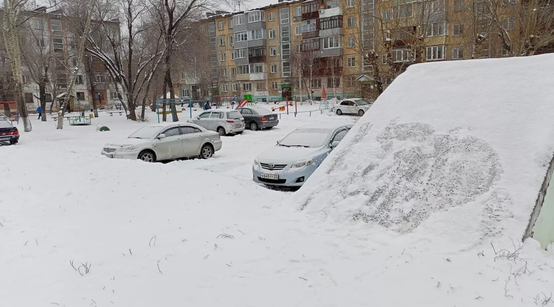 Гаражи. Горка.