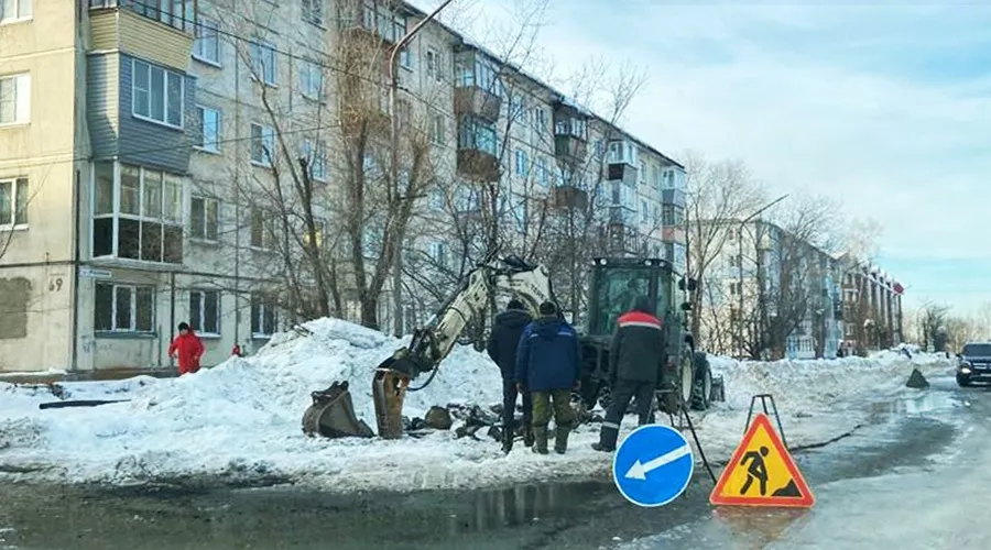 Порыв трубы в районе трестовской больницы