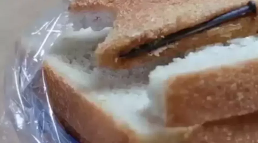 Хлеб с гвоздем