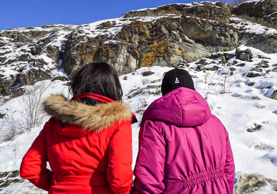 Как волонтеры на Алтае спасают горы от вандалов.