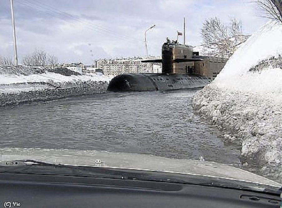 "Подводная лодка" на улице Иртышской 