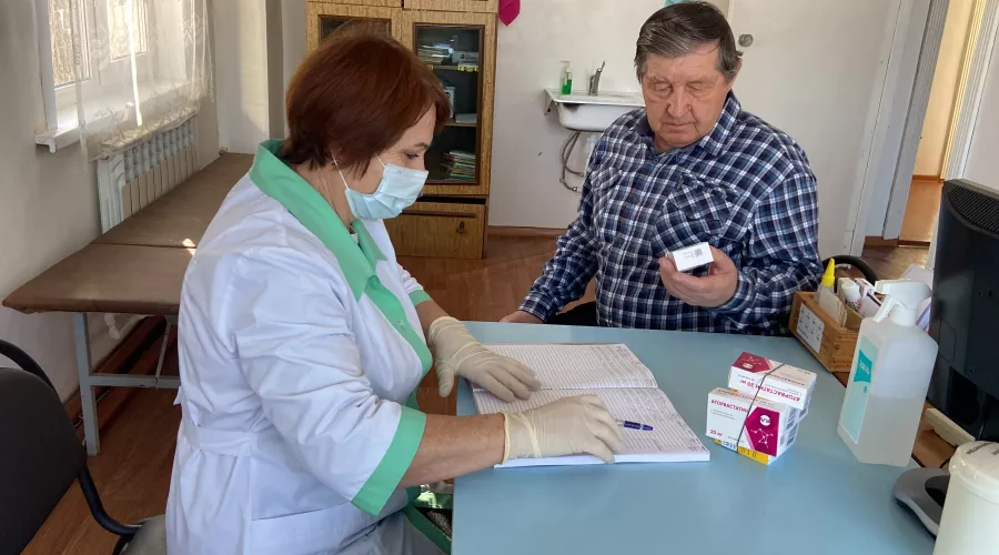 В Бийске маломобильным пациентам городской больницы №2 выдают медикаменты