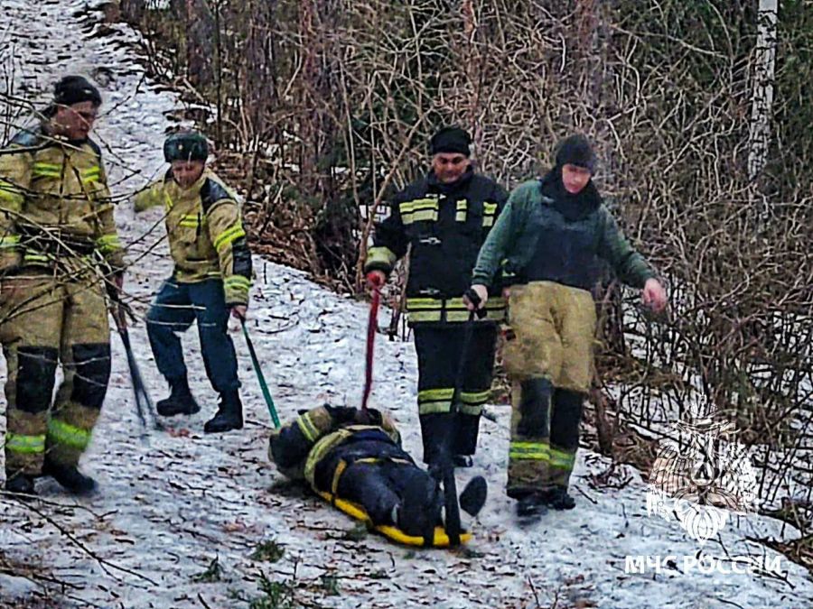 На Алтае спасатели помогли туристу, который получил травму ноги в горах
