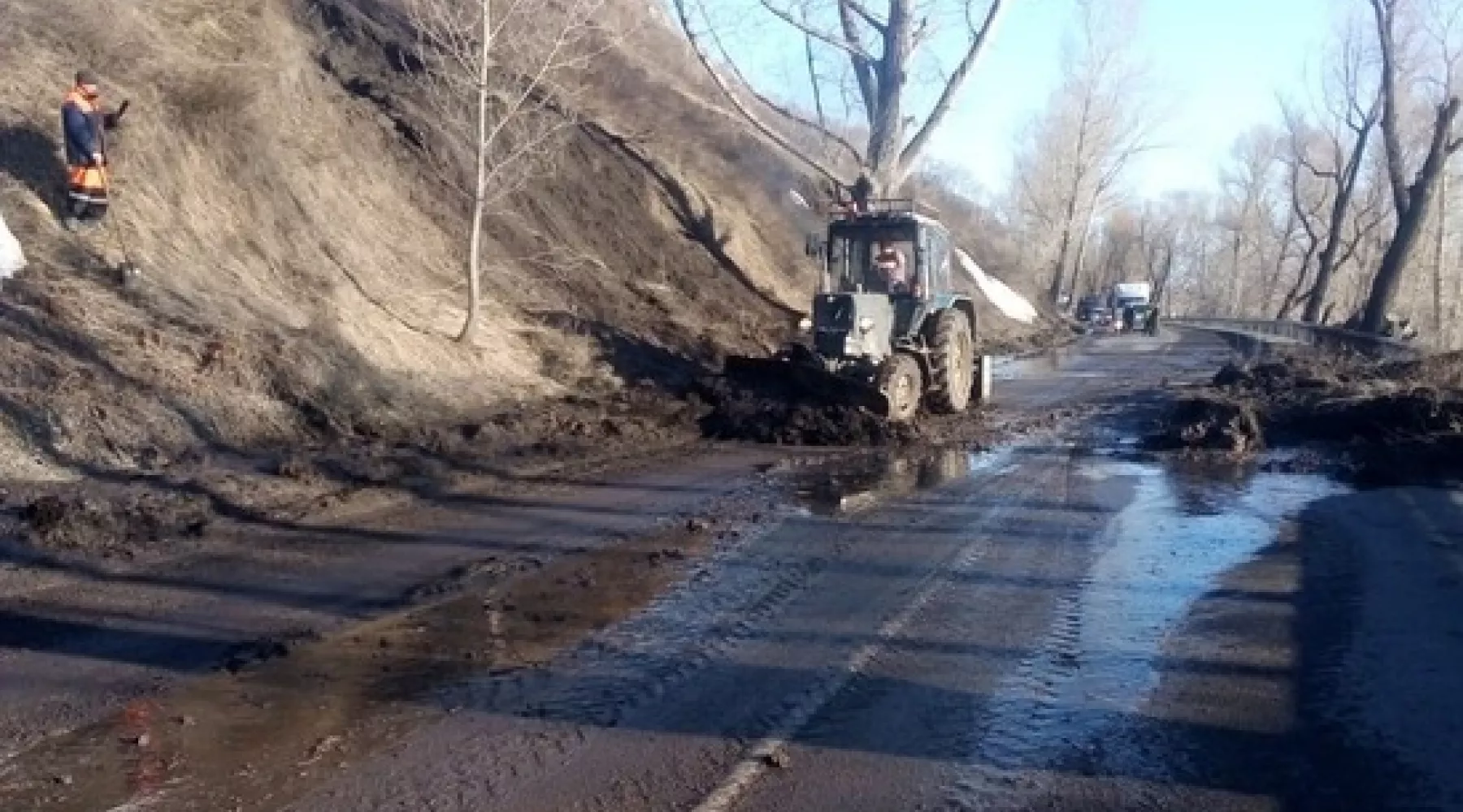 Дорога. Сель. 