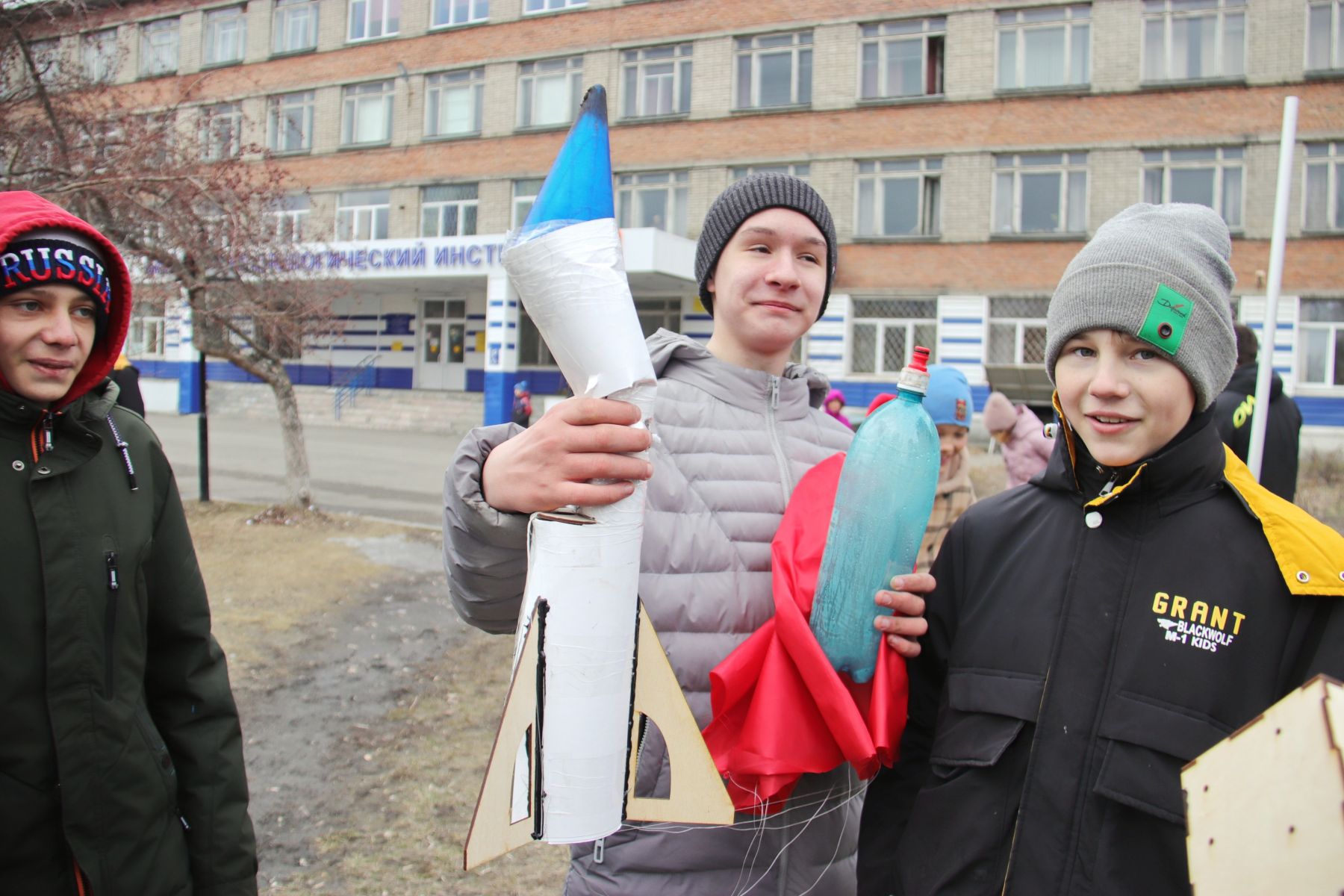 Ракетомоделисты. Запуск ракет. 