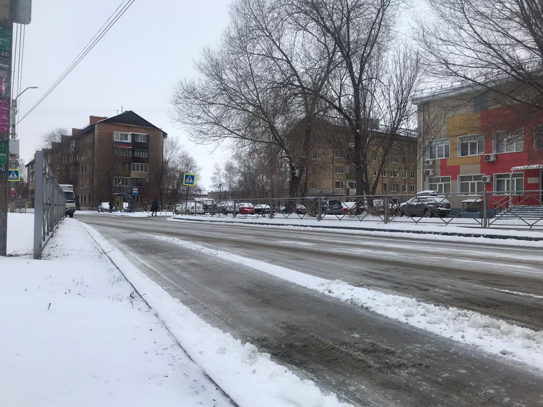 Апрель. Снег. Дороги.