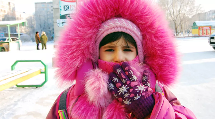 Родители могут самостоятельно принимать решение о посещении школы их ребенком в морозы
