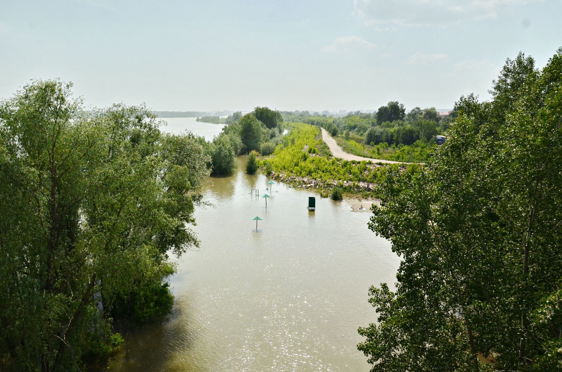 В Бийске поднялся уровень воды в реке. 