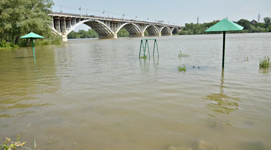 В Бийске поднялся уровень воды в реке. 
