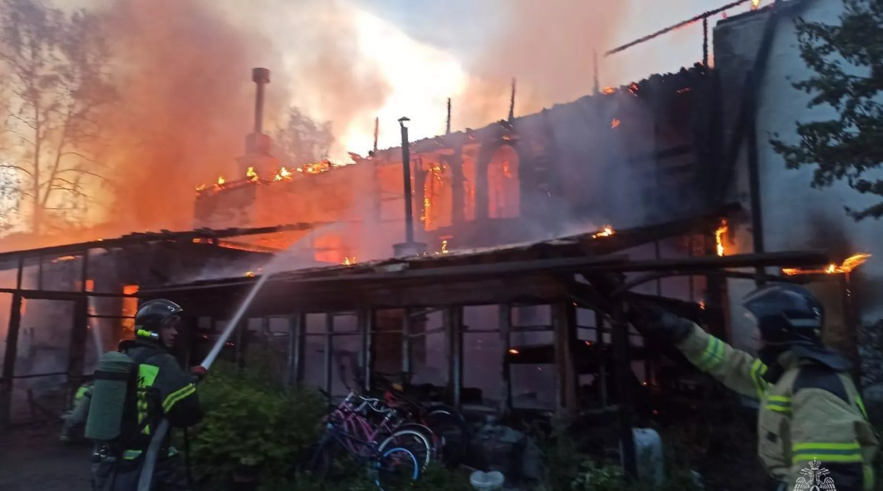 Пожар на турбазе &quot;Сад пионов&quot;