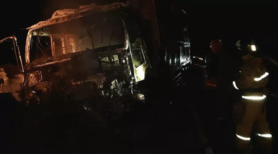 Загорелся грузовик на Семинском перевале