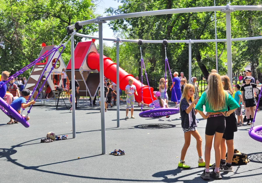 Открытие детской площадки в парке за ГДК.