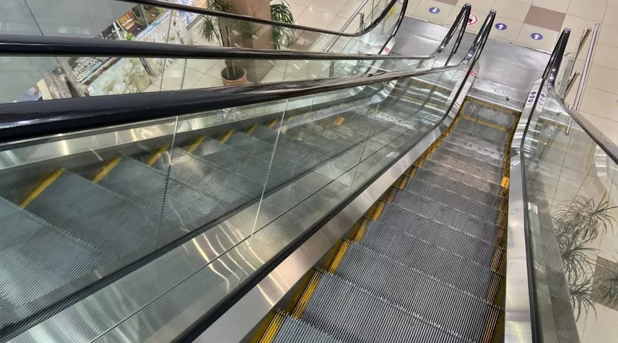 Эскалатор. Торговый центр